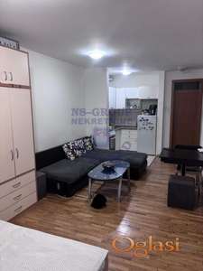 Izdaje se jednosoban stan u centru.