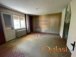 ***Kuća Sremska kamenica***