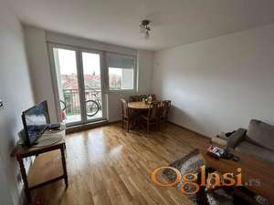 Odličan dvosoban stan na Adicama