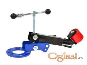 Komplet za popravak blatobrana krila   Karakteristike proizvoda  podesavanje nagiba valjka  2 nivoa nagiba na glavcini    Novo i ne korišćeno    Ukoliko zelite da porucite 1. Ime i prezime 2. Ulica i broj 3. Postanski broj mesto 4. Kontakt telefon