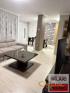 LIMAN 4, 78m2, Trosoban, Delimično renoviran