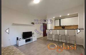 Na atraktivnoj lokaciji na Bulevaru izdaje se garsonjera površine 32m².