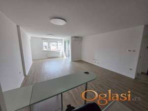 Izdavanje troiposobnog stana – Sajmište, Novi Sad