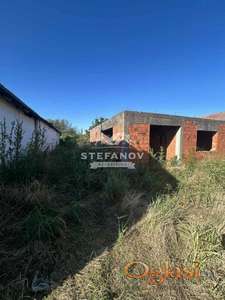 Plac sa započetom kućom u Ečki ID#1890