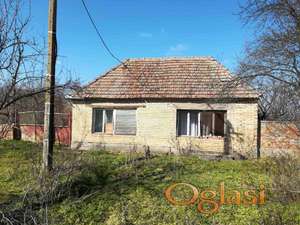 Taras kuca 1/1 plac 1079 m2 dvadeset pet hiljada eura.