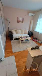 <p>KOMFORNA NOVIJA GARSONJERA , GRBAVICA