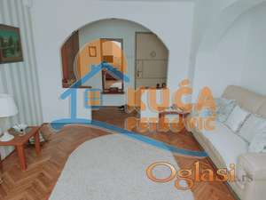 Dvosoban stan 55m2  pored pešačke zone, strogi centar