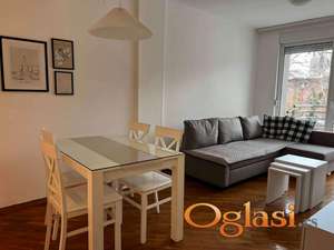 NAMESTEN JEDNOIPOSOBAN STAN KOD KLINICKOG CENTRA