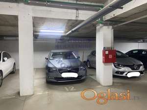 Garažno mesto na Podbari!