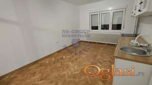 Odličan dvoiposoban stan na Ž. Stanici!