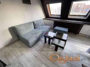 Uknjižen troiposoban stan . Ivona 065/4019279