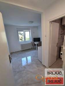 SATELITSKA PIJACA, 14m2, Garsonjera, Polunameštena, Renovirana