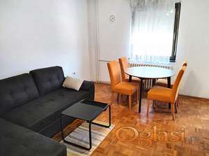 Izdajem stan na Novom Naselju