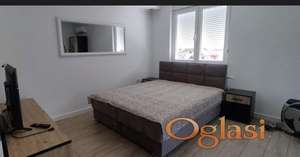 Izdajem poslovno stambeni objekat