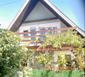 Na prodaju odlična spratna kuća, u blizini Bačke Palanke, u Čelarevu.