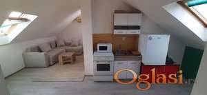 360 eur s troskovima.Novi Sad (kod Sajma i bolnice), izdaje se namesten stan (2 sobe, boravak, kuhinja, kupatilo, TV, Klima...) na duze vreme, depozit, CENA SA TROSKOVIMA 360 EUR, Futoška 65, na duze vreme