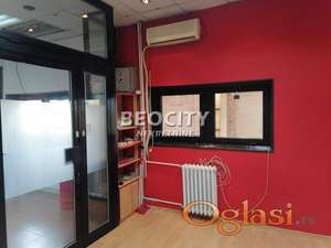 Novi Beograd, Blok 44, Jurija Gagarina, 0.5, 14m2 Centralni deo Piramide, na 1 spratu od 3..lokal poseduje prirodnu venriklaciju. .