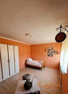 *** Odličan namešten, jednoiposoban stan sa odvojenom kuhinjom (42m2) - centar Iriga! ***