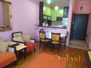 Sjajna ponuda! Dvoiposoban stan na Bulevaru oslobođenja.