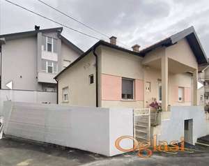 Vrh, Kuca, Dvoriste,