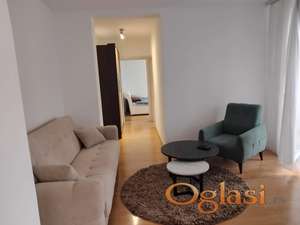 STAN SA TROŠKOVIMA,TOP LOKACIJA-REZERVISAN