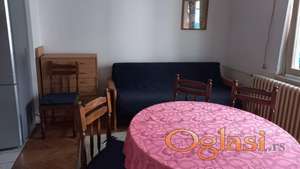 Izdaje se namešten jednoiposoban stan površine 41m² na Bulevaru