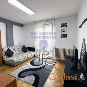Izdaje se jednoiposoban stan površine 44 m² na Bulevaru
