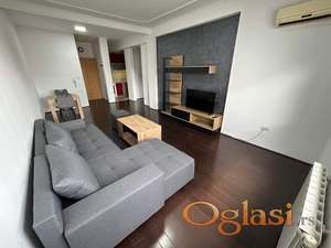 Komforan dvosoban, namešten stan u Centru