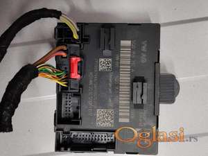 Audi a3 v8 modul u vratima prednji levi 2012-2020 Originalni delovi  Moguca ugradnja delova  Alfa Romeo 147-156-166-159-GT-MiTo-Giulietta Fiat bravo 2 - croma -grande punto -multipla 2 -punto 3 -stilo-idea Freemont Panda 3 500L 500 Lancia ypsilon-delta-musa-lybra Volkswagen Golf 6  Audi a3 2012-2020  Ukoliko zelite da porucite Posaljite poruku preko sms poruke ili pozovite na telefon 0616115961