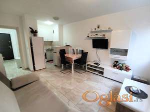 Herceg Novi,jednosoban stan površine 44m2 + terasa u neposrednoj blizini starog grada.