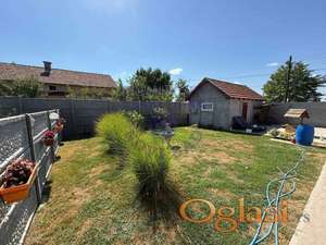 Kuća na odličnoj lokaciji u Čurugu!