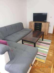 Odlican dvosoban stan u blizini Sajma