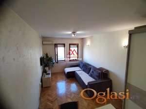 Garsonjera - 25m2 + parking mesto - Gundulićeva ulica