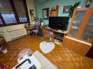 ODLIČAN dvosoban stan na Detelinari 51m2