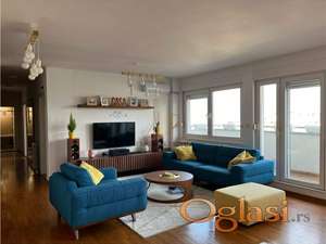 Prodaja 4,0 stan od 112m2 Maksima Gorkog