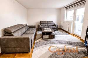 Prelep lux 2.5 stan, 65m2, sa pripadajućim dvorištem, parkingom,  prizemlje, eg, iznad kompleksa Novi Niš