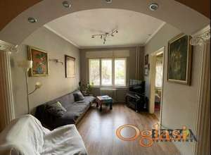  KOMPLETNO NAMEŠTEN DVOIPOSOBAN STAN - CENTAR, NADOMAK RIBLJE PIJACE