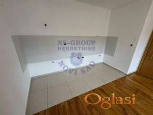 Odličan trosoban stan - Petrovaradin!