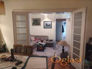 Trosoban salonac, strogi centar