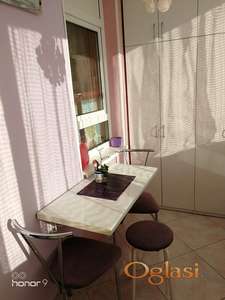 NAMEŠTEN DVOSOBAN STAN NA NOVOJ DETELINARI/SAJAM 330 EVRA