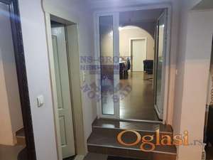 Kompletno renovirana kuća, nova pvc stolarija, novo kupatilo, grejanje.