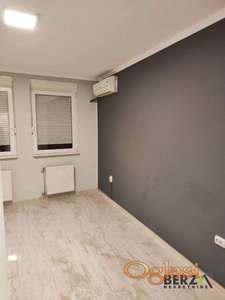  ODLIČAN POSLOVNI PROSTOR SA PARKINGOM - PODBARA