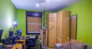 Trosoban stan na Bulevaru Oslobođenja! 65m2