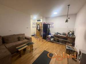 Odličan jednoiposoban stan na Petrovaradinu!