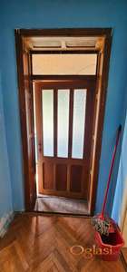 Drvena vrata sa nadsvetlom za kuću PUNO DRVO super kvalitet
