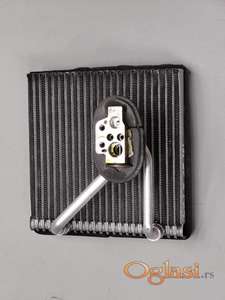 Golf 6 hladnjak klime u kabini Originalni delovi  Moguca ugradnja delova  Alfa Romeo 147-156-166-159-GT-MiTo-Giulietta Fiat bravo 2 - croma -grande punto -multipla 2 -punto 3 -stilo-idea Freemont Panda 3 500L 500 Lancia ypsilon-delta-musa-lybra Volkswagen Golf 6  Audi  Ukoliko zelite da porucite Posaljite poruku preko sms poruke ili pozovite na telefon 0616115961