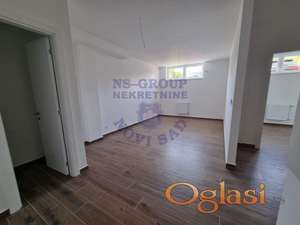 Dvosoban dvorisni stan na Bulevaru Evrope