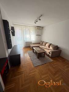 Izdajem namešten stan u Novom Sadu, Podbara