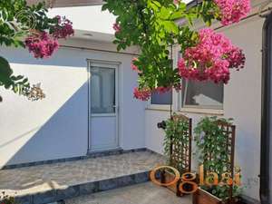 Izdaje se kuća 80m2 Petrovaradin