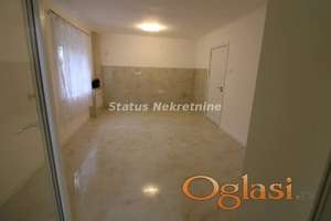 Detelinara-Extra renoviran stan, sa podnimgrejanjem